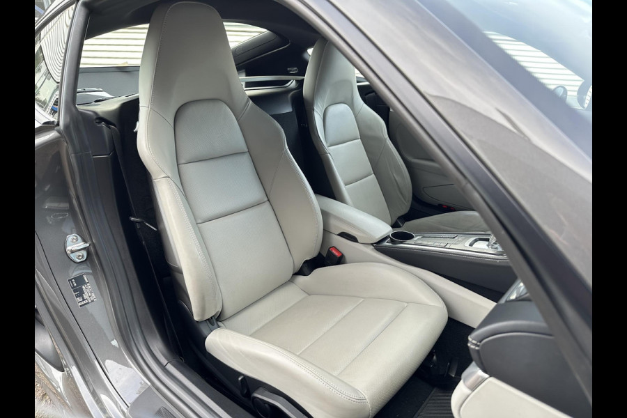 Porsche 718 Cayman 2.0 Sportchrono Adapt. Cruise BOSE Stuurverw. CarPlay Keyless LED 20”LM Agaatgrijs Porsche 718 Cayman 2.0 Sportchrono Adapt. Cruise BOSE Stuurverw. CarPlay Keyless LED 20”LM Agaatgrijs
