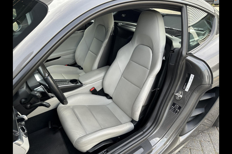 Porsche 718 Cayman 2.0 Sportchrono Adapt. Cruise BOSE Stuurverw. CarPlay Keyless LED 20”LM Agaatgrijs Porsche 718 Cayman 2.0 Sportchrono Adapt. Cruise BOSE Stuurverw. CarPlay Keyless LED 20”LM Agaatgrijs