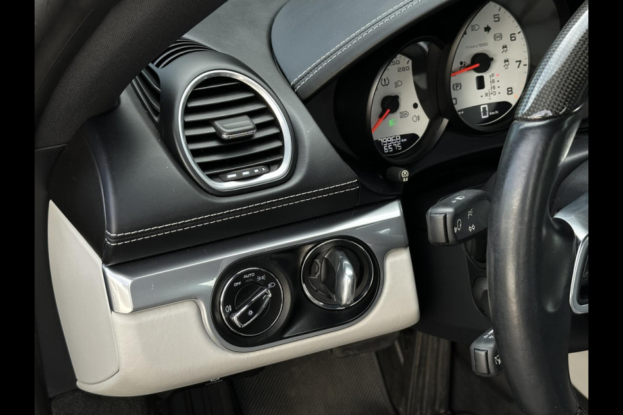 Porsche 718 Cayman 2.0 Sportchrono Adapt. Cruise BOSE Stuurverw. CarPlay Keyless LED 20”LM Agaatgrijs Porsche 718 Cayman 2.0 Sportchrono Adapt. Cruise BOSE Stuurverw. CarPlay Keyless LED 20”LM Agaatgrijs