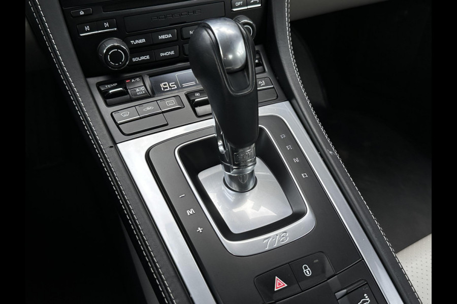 Porsche 718 Cayman 2.0 Sportchrono Adapt. Cruise BOSE Stuurverw. CarPlay Keyless LED 20”LM Agaatgrijs Porsche 718 Cayman 2.0 Sportchrono Adapt. Cruise BOSE Stuurverw. CarPlay Keyless LED 20”LM Agaatgrijs