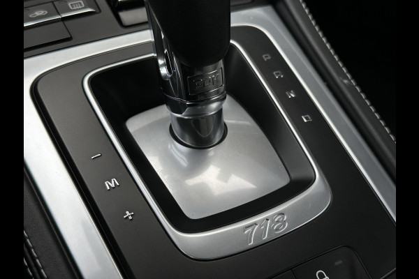 Porsche 718 Cayman 2.0 Sportchrono Adapt. Cruise BOSE Stuurverw. CarPlay Keyless LED 20”LM Agaatgrijs Porsche 718 Cayman 2.0 Sportchrono Adapt. Cruise BOSE Stuurverw. CarPlay Keyless LED 20”LM Agaatgrijs
