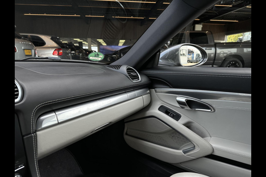 Porsche 718 Cayman 2.0 Sportchrono Adapt. Cruise BOSE Stuurverw. CarPlay Keyless LED 20”LM Agaatgrijs Porsche 718 Cayman 2.0 Sportchrono Adapt. Cruise BOSE Stuurverw. CarPlay Keyless LED 20”LM Agaatgrijs