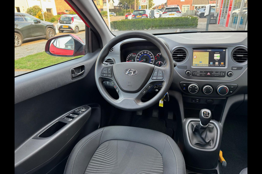Hyundai i10 1.0i Comfort | Eerste eigenaar, Apple CarPlay/Android Auto, Lichtmetalen velgen, Cruise control, Navigatie, Parkeersensoren