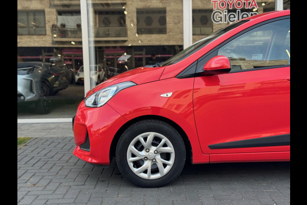Hyundai i10 1.0i Comfort | Eerste eigenaar, Apple CarPlay/Android Auto, Lichtmetalen velgen, Cruise control, Navigatie, Parkeersensoren