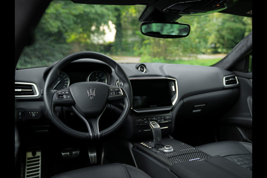 Maserati Ghibli 3.8 V8 Trofeo 580pk | Carbon Ext. Pack | Driver Ass. Pack + | Harman/Kardon | Stoelventilatie Maserati Ghibli 3.8 V8 Trofeo 580pk | Carbon Ext. Pack | Driver Ass. Pack + | Harman/Kardon | Stoelventilatie