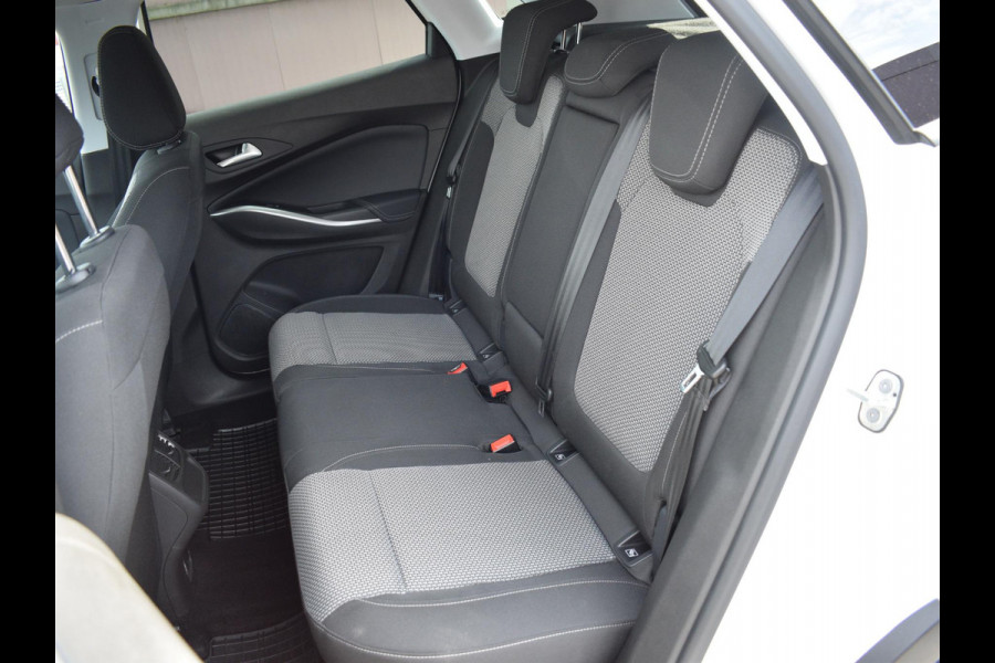 Opel Grandland 1.2 Turbo Level 2 130 PK | AUTOMAAT | ACHTERUITRIJCAMERA | CARPLAY | WINTERPAKKET | ALL SEASON BANDEN | 25.048 KM