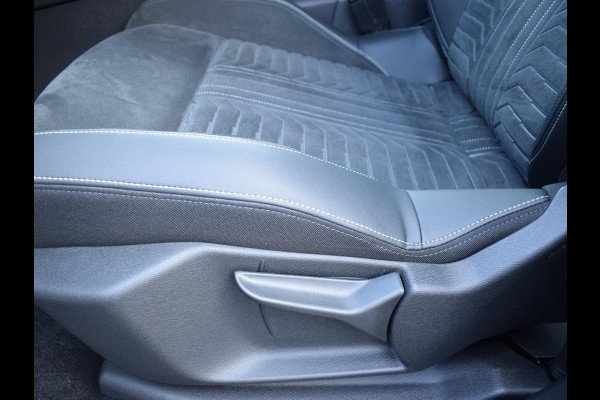 Peugeot E-3008 GT Avantage 210 73 kWh NAVI & CARPLAY | CAMERA MET SENSOREN | E.C.C. |