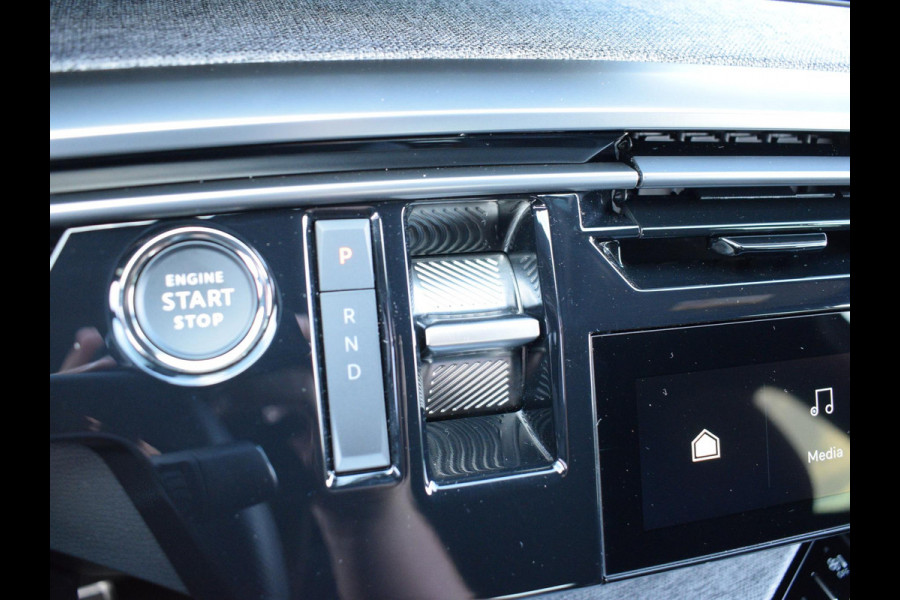 Peugeot E-3008 GT Avantage 210 73 kWh NAVI & CARPLAY | CAMERA MET SENSOREN | E.C.C. |