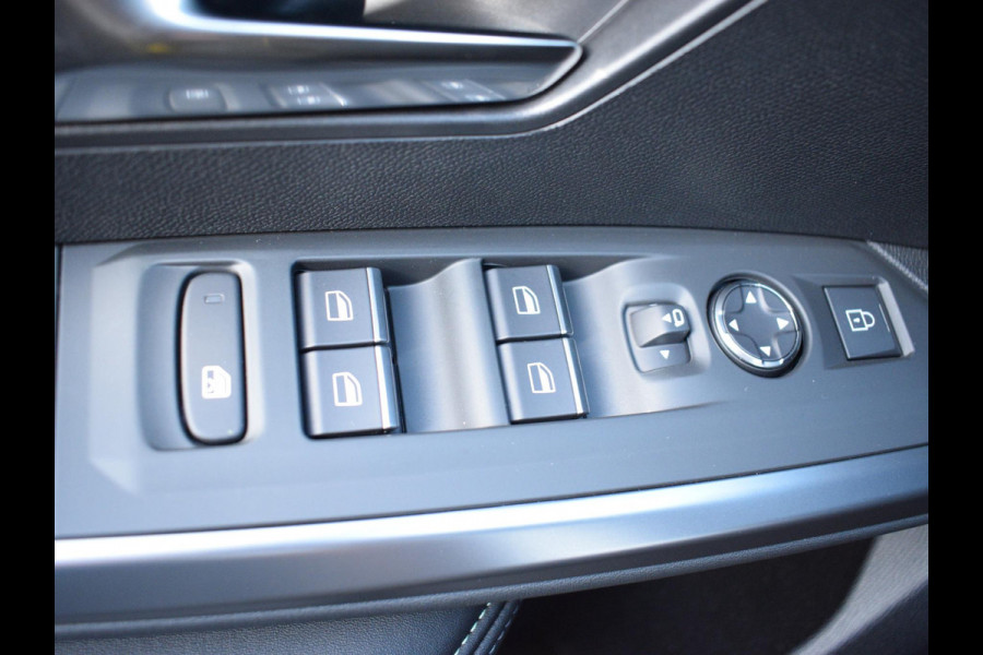 Peugeot E-3008 GT Avantage 210 73 kWh NAVI & CARPLAY | CAMERA MET SENSOREN | E.C.C. |