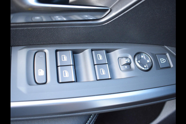 Peugeot E-3008 GT Avantage 210 73 kWh NAVI & CARPLAY | CAMERA MET SENSOREN | E.C.C. |