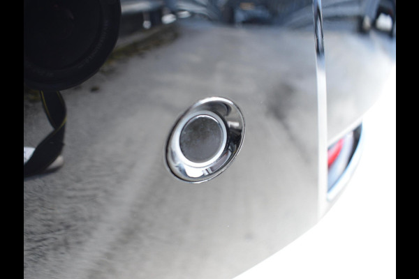 Peugeot E-3008 GT Avantage 210 73 kWh NAVI & CARPLAY | CAMERA MET SENSOREN | E.C.C. |