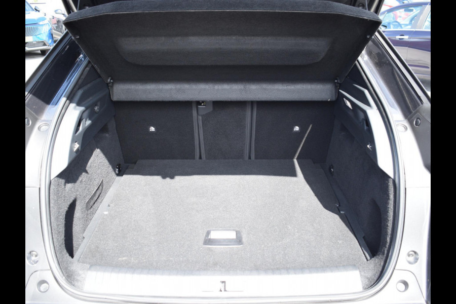 Peugeot E-3008 Allure 73 kWh ADAPTIEVE CRUISECONTROL | 360 CAMERA | NAVI & CARPLAY | E.C.C. | Peugeot E-3008 Allure 73 kWh ADAPTIEVE CRUISECONTROL | 360 CAMERA | NAVI & CARPLAY | E.C.C. |