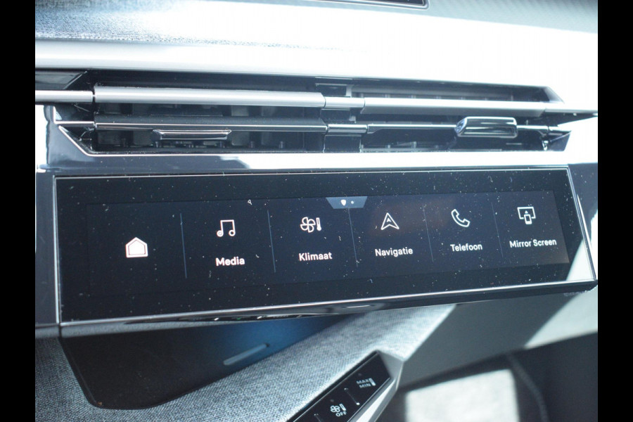 Peugeot E-3008 Allure 73 kWh ADAPTIEVE CRUISECONTROL | 360 CAMERA | NAVI & CARPLAY | E.C.C. | Peugeot E-3008 Allure 73 kWh ADAPTIEVE CRUISECONTROL | 360 CAMERA | NAVI & CARPLAY | E.C.C. |
