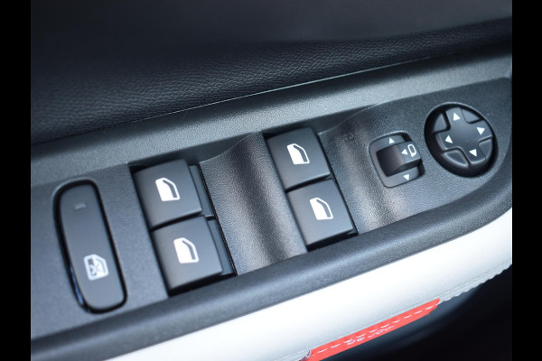 Citroën C3 1.2 Turbo 100pk Max | NAVIGATIE & CARPLAY | ACHTERUITRIJCAMERA MET SENSOREN | E.C.C.