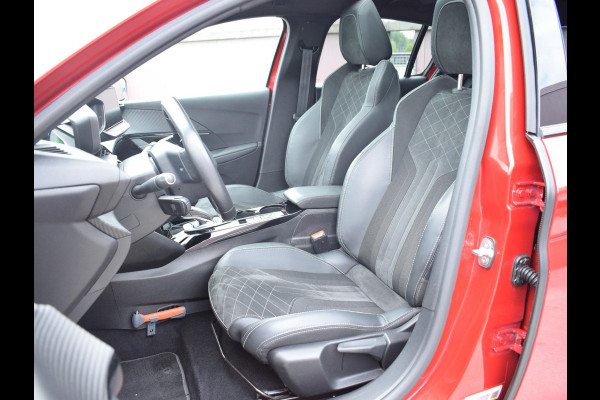 Peugeot e-208 EV GT Pack 50 kWh 3 FASE | PANODAK | ACHTERUITRIJCAMERA MET SENSOREN | NAVI & CARPLAY | E.C.C. |