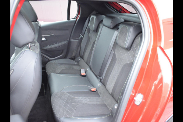 Peugeot e-208 EV GT Pack 50 kWh 3 FASE | PANODAK | ACHTERUITRIJCAMERA MET SENSOREN | NAVI & CARPLAY | E.C.C. |