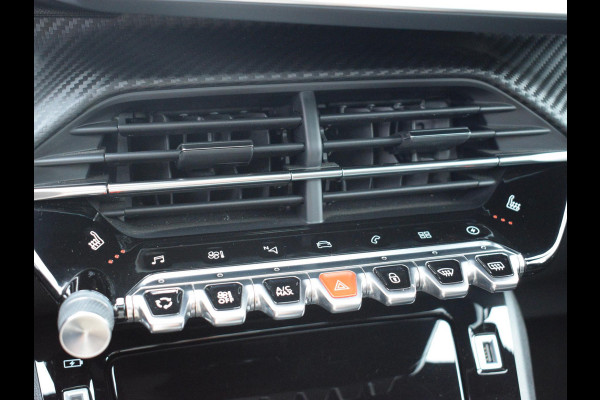 Peugeot e-208 EV GT Pack 50 kWh 3 FASE | PANODAK | ACHTERUITRIJCAMERA MET SENSOREN | NAVI & CARPLAY | E.C.C. |