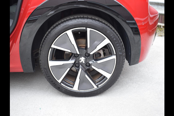 Peugeot e-208 EV GT Pack 50 kWh 3 FASE | PANODAK | ACHTERUITRIJCAMERA MET SENSOREN | NAVI & CARPLAY | E.C.C. |