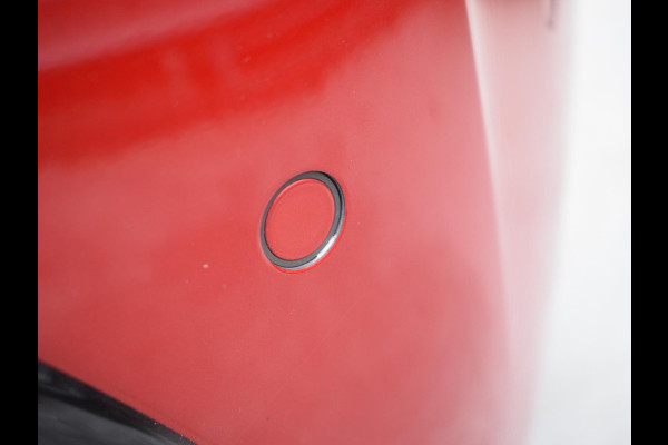 Peugeot e-208 EV GT Pack 50 kWh 3 FASE | PANODAK | ACHTERUITRIJCAMERA MET SENSOREN | NAVI & CARPLAY | E.C.C. |