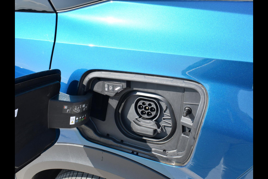 Peugeot E-3008 Allure Avantage 210 73 kWh | NAVIGATIE | CARPLAY | CAMERA MET SENSOREN | UIT VOORRAAD LEVERBAAR