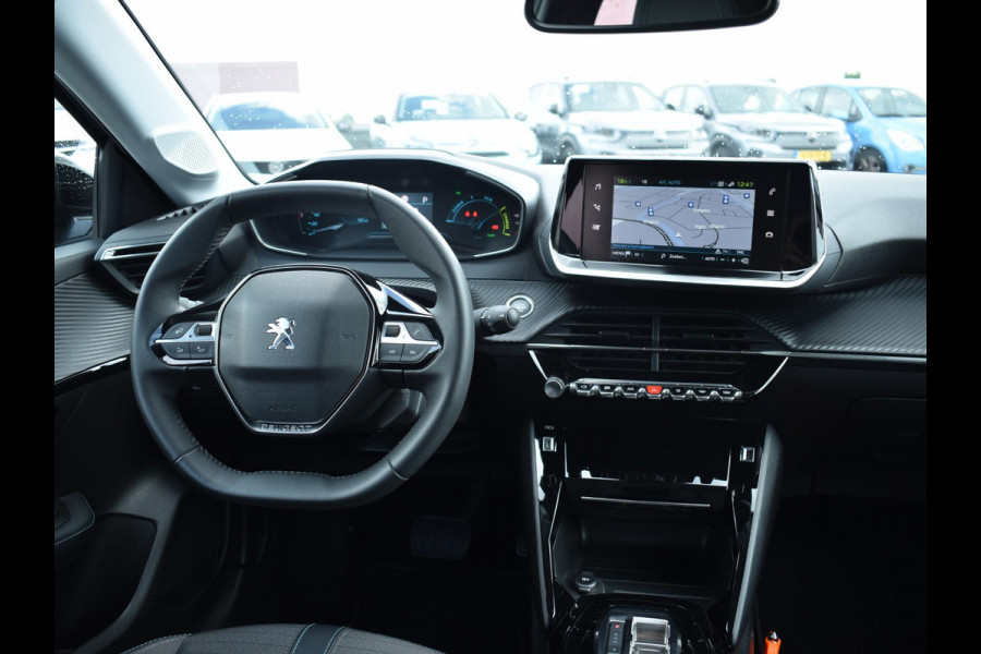 Peugeot e-208 EV Allure 50 kWh 3 FASE | NAVIGATIE & CARPLAY | PARKEERSENSOREN | E.C.C. | Peugeot e-208 EV Allure 50 kWh 3 FASE | NAVIGATIE & CARPLAY | PARKEERSENSOREN | E.C.C. |