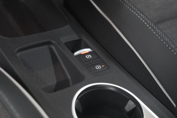 Renault Captur 1.6 E-Tech Plug-in Hybrid 160 Intens | Parkeersensoren | Apple Carplay | Navigatie | Climate Control