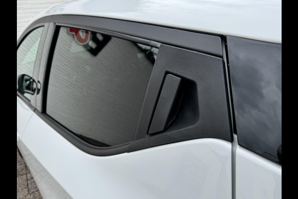 Nissan Micra 0.9 IG-T N-Connecta Cruise control Climate control Navigatie DAB Bluetooth Parkeersensor Nissan Micra 0.9 IG-T N-Connecta Cruise control Climate control Navigatie DAB Bluetooth Parkeersensor