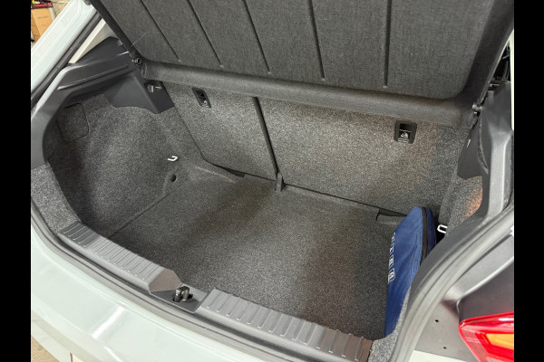 Seat Ibiza 1.0 TSI 5 deurs Style | Beats Audio | Bluetooth | Airco | Parkeersensoren Seat Ibiza 1.0 TSI 5 deurs Style | Beats Audio | Bluetooth | Airco | Parkeersensoren