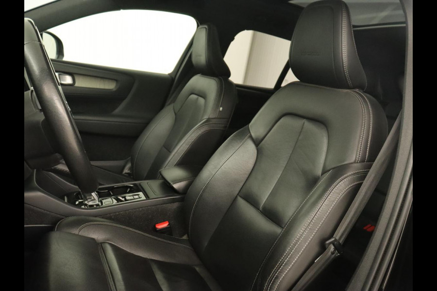 Volvo XC40 2.0 T4 Inscription | Panoramadak | Leder | Trekhaak | Stoelverwarming | Camera | Adaptive cruise | Keyless | Navigatie | 19'' lichtmetalen velgen Volvo XC40 2.0 T4 Inscription | Panoramadak | Leder | Trekhaak | Stoelverwarming | Camera | Adaptive cruise | Keyless | Navigatie | 19'' lichtmetalen velgen