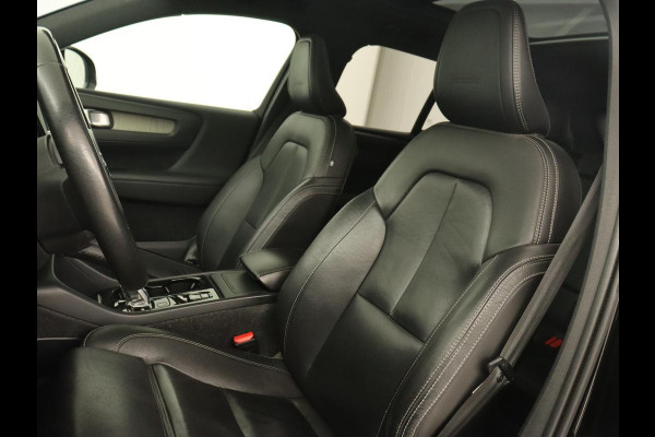 Volvo XC40 2.0 T4 Inscription | Panoramadak | Leder | Trekhaak | Stoelverwarming | Camera | Adaptive cruise | Keyless | Navigatie | 19'' lichtmetalen velgen Volvo XC40 2.0 T4 Inscription | Panoramadak | Leder | Trekhaak | Stoelverwarming | Camera | Adaptive cruise | Keyless | Navigatie | 19'' lichtmetalen velgen