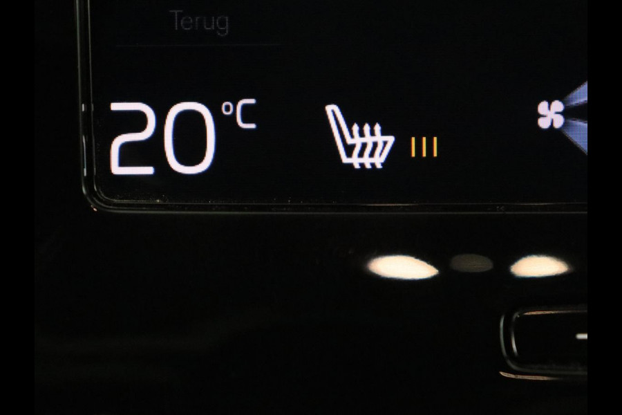 Volvo XC40 2.0 T4 Inscription | Panoramadak | Leder | Trekhaak | Stoelverwarming | Camera | Adaptive cruise | Keyless | Navigatie | 19'' lichtmetalen velgen Volvo XC40 2.0 T4 Inscription | Panoramadak | Leder | Trekhaak | Stoelverwarming | Camera | Adaptive cruise | Keyless | Navigatie | 19'' lichtmetalen velgen