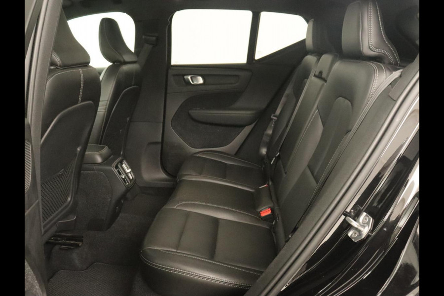 Volvo XC40 2.0 T4 Inscription | Panoramadak | Leder | Trekhaak | Stoelverwarming | Camera | Adaptive cruise | Keyless | Navigatie | 19'' lichtmetalen velgen Volvo XC40 2.0 T4 Inscription | Panoramadak | Leder | Trekhaak | Stoelverwarming | Camera | Adaptive cruise | Keyless | Navigatie | 19'' lichtmetalen velgen