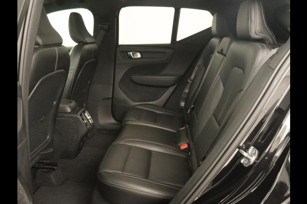 Volvo XC40 2.0 T4 Inscription | Panoramadak | Leder | Trekhaak | Stoelverwarming | Camera | Adaptive cruise | Keyless | Navigatie | 19'' lichtmetalen velgen Volvo XC40 2.0 T4 Inscription | Panoramadak | Leder | Trekhaak | Stoelverwarming | Camera | Adaptive cruise | Keyless | Navigatie | 19'' lichtmetalen velgen