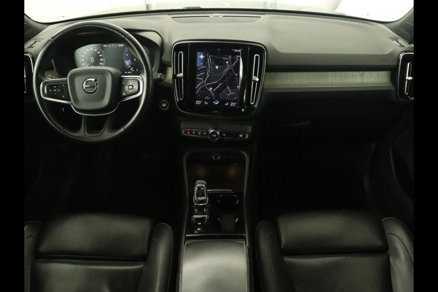 Volvo XC40 2.0 T4 Inscription | Panoramadak | Leder | Trekhaak | Stoelverwarming | Camera | Adaptive cruise | Keyless | Navigatie | 19'' lichtmetalen velgen Volvo XC40 2.0 T4 Inscription | Panoramadak | Leder | Trekhaak | Stoelverwarming | Camera | Adaptive cruise | Keyless | Navigatie | 19'' lichtmetalen velgen