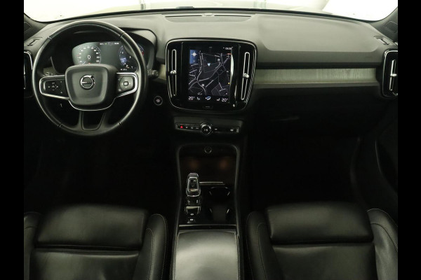 Volvo XC40 2.0 T4 Inscription | Panoramadak | Leder | Trekhaak | Stoelverwarming | Camera | Adaptive cruise | Keyless | Navigatie | 19'' lichtmetalen velgen Volvo XC40 2.0 T4 Inscription | Panoramadak | Leder | Trekhaak | Stoelverwarming | Camera | Adaptive cruise | Keyless | Navigatie | 19'' lichtmetalen velgen