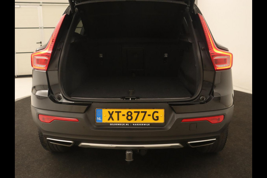 Volvo XC40 2.0 T4 Inscription | Panoramadak | Leder | Trekhaak | Stoelverwarming | Camera | Adaptive cruise | Keyless | Navigatie | 19'' lichtmetalen velgen Volvo XC40 2.0 T4 Inscription | Panoramadak | Leder | Trekhaak | Stoelverwarming | Camera | Adaptive cruise | Keyless | Navigatie | 19'' lichtmetalen velgen