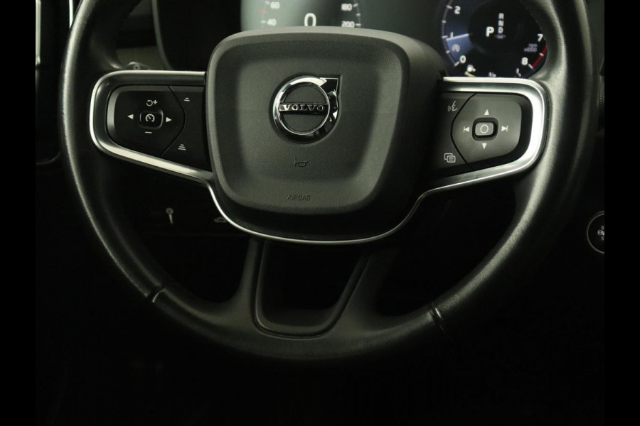 Volvo XC40 2.0 T4 Inscription | Panoramadak | Leder | Trekhaak | Stoelverwarming | Camera | Adaptive cruise | Keyless | Navigatie | 19'' lichtmetalen velgen Volvo XC40 2.0 T4 Inscription | Panoramadak | Leder | Trekhaak | Stoelverwarming | Camera | Adaptive cruise | Keyless | Navigatie | 19'' lichtmetalen velgen