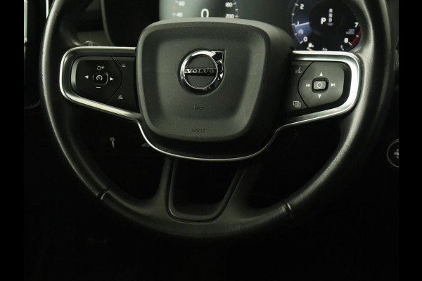 Volvo XC40 2.0 T4 Inscription | Panoramadak | Leder | Trekhaak | Stoelverwarming | Camera | Adaptive cruise | Keyless | Navigatie | 19'' lichtmetalen velgen Volvo XC40 2.0 T4 Inscription | Panoramadak | Leder | Trekhaak | Stoelverwarming | Camera | Adaptive cruise | Keyless | Navigatie | 19'' lichtmetalen velgen