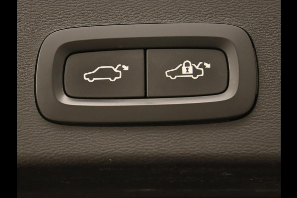 Volvo XC40 2.0 T4 Inscription | Panoramadak | Leder | Trekhaak | Stoelverwarming | Camera | Adaptive cruise | Keyless | Navigatie | 19'' lichtmetalen velgen Volvo XC40 2.0 T4 Inscription | Panoramadak | Leder | Trekhaak | Stoelverwarming | Camera | Adaptive cruise | Keyless | Navigatie | 19'' lichtmetalen velgen