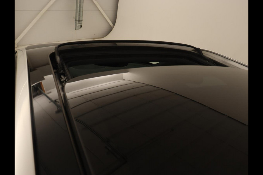 Volvo XC40 2.0 T4 Inscription | Panoramadak | Leder | Trekhaak | Stoelverwarming | Camera | Adaptive cruise | Keyless | Navigatie | 19'' lichtmetalen velgen Volvo XC40 2.0 T4 Inscription | Panoramadak | Leder | Trekhaak | Stoelverwarming | Camera | Adaptive cruise | Keyless | Navigatie | 19'' lichtmetalen velgen