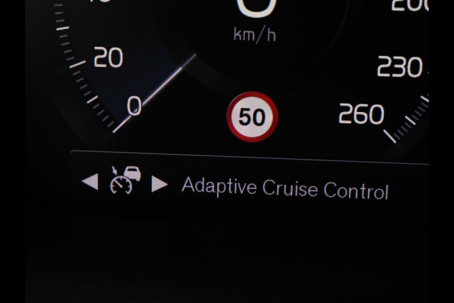 Volvo XC40 2.0 T4 Inscription | Panoramadak | Leder | Trekhaak | Stoelverwarming | Camera | Adaptive cruise | Keyless | Navigatie | 19'' lichtmetalen velgen Volvo XC40 2.0 T4 Inscription | Panoramadak | Leder | Trekhaak | Stoelverwarming | Camera | Adaptive cruise | Keyless | Navigatie | 19'' lichtmetalen velgen