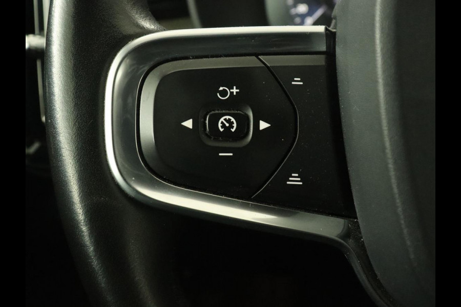 Volvo XC40 2.0 T4 Inscription | Panoramadak | Leder | Trekhaak | Stoelverwarming | Camera | Adaptive cruise | Keyless | Navigatie | 19'' lichtmetalen velgen Volvo XC40 2.0 T4 Inscription | Panoramadak | Leder | Trekhaak | Stoelverwarming | Camera | Adaptive cruise | Keyless | Navigatie | 19'' lichtmetalen velgen