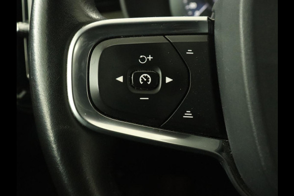 Volvo XC40 2.0 T4 Inscription | Panoramadak | Leder | Trekhaak | Stoelverwarming | Camera | Adaptive cruise | Keyless | Navigatie | 19'' lichtmetalen velgen Volvo XC40 2.0 T4 Inscription | Panoramadak | Leder | Trekhaak | Stoelverwarming | Camera | Adaptive cruise | Keyless | Navigatie | 19'' lichtmetalen velgen