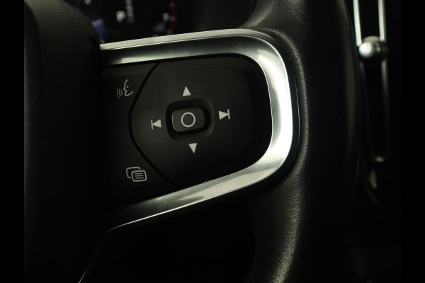 Volvo XC40 2.0 T4 Inscription | Panoramadak | Leder | Trekhaak | Stoelverwarming | Camera | Adaptive cruise | Keyless | Navigatie | 19'' lichtmetalen velgen Volvo XC40 2.0 T4 Inscription | Panoramadak | Leder | Trekhaak | Stoelverwarming | Camera | Adaptive cruise | Keyless | Navigatie | 19'' lichtmetalen velgen