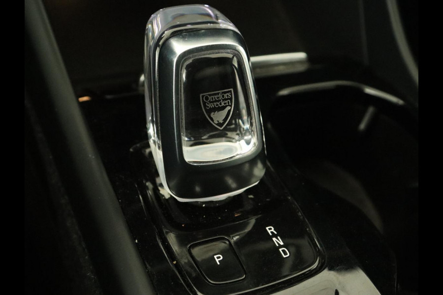 Volvo XC40 2.0 T4 Inscription | Panoramadak | Leder | Trekhaak | Stoelverwarming | Camera | Adaptive cruise | Keyless | Navigatie | 19'' lichtmetalen velgen Volvo XC40 2.0 T4 Inscription | Panoramadak | Leder | Trekhaak | Stoelverwarming | Camera | Adaptive cruise | Keyless | Navigatie | 19'' lichtmetalen velgen