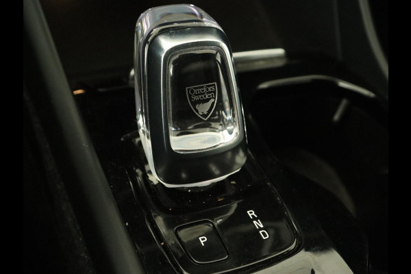 Volvo XC40 2.0 T4 Inscription | Panoramadak | Leder | Trekhaak | Stoelverwarming | Camera | Adaptive cruise | Keyless | Navigatie | 19'' lichtmetalen velgen Volvo XC40 2.0 T4 Inscription | Panoramadak | Leder | Trekhaak | Stoelverwarming | Camera | Adaptive cruise | Keyless | Navigatie | 19'' lichtmetalen velgen
