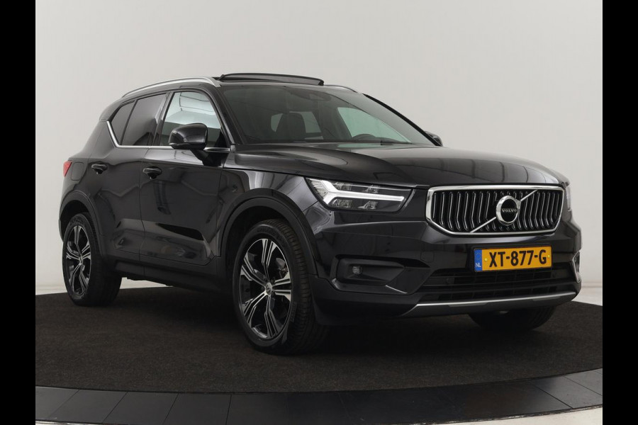 Volvo XC40 2.0 T4 Inscription | Panoramadak | Leder | Trekhaak | Stoelverwarming | Camera | Adaptive cruise | Keyless | Navigatie | 19'' lichtmetalen velgen Volvo XC40 2.0 T4 Inscription | Panoramadak | Leder | Trekhaak | Stoelverwarming | Camera | Adaptive cruise | Keyless | Navigatie | 19'' lichtmetalen velgen