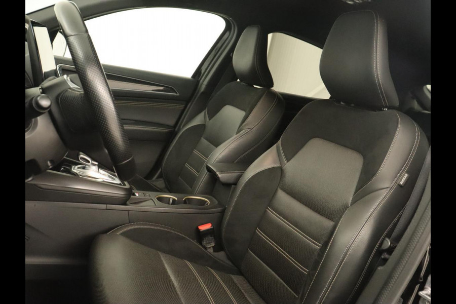 Renault Arkana 1.6 E-Tech hybrid 145 E-Tech engineered | Leder/Alcantara | Stoelverwarming | Adaptive cruise | Camera | Carplay | Stuurverwarming | 18'' | Park Assist | Naviagatie Renault Arkana 1.6 E-Tech hybrid 145 E-Tech engineered | Leder/Alcantara | Stoelverwarming | Adaptive cruise | Camera | Carplay | Stuurverwarming | 18'' | Park Assist | Naviagatie