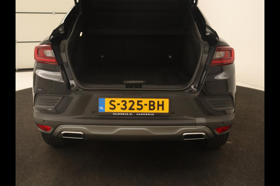 Renault Arkana 1.6 E-Tech hybrid 145 E-Tech engineered | Leder/Alcantara | Stoelverwarming | Adaptive cruise | Camera | Carplay | Stuurverwarming | 18'' | Park Assist | Naviagatie Renault Arkana 1.6 E-Tech hybrid 145 E-Tech engineered | Leder/Alcantara | Stoelverwarming | Adaptive cruise | Camera | Carplay | Stuurverwarming | 18'' | Park Assist | Naviagatie