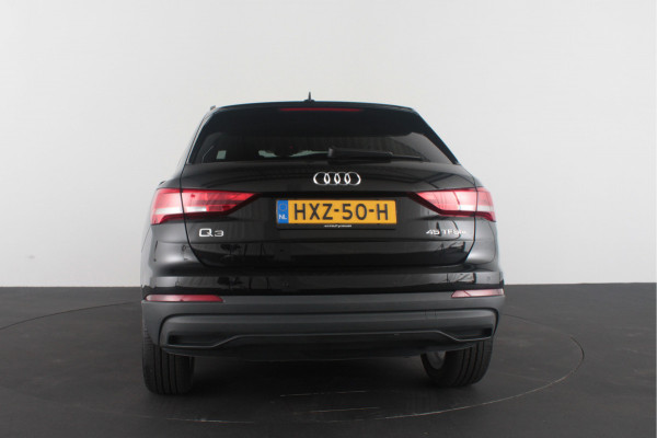 Audi Q3 45 TFSI e edition > 245pk/Leer/19inch/keyless/Stoelverwarming/Plug in-hybride... Audi Q3 45 TFSI e edition > 245pk/Leer/19inch/keyless/Stoelverwarming/Plug in-hybride...